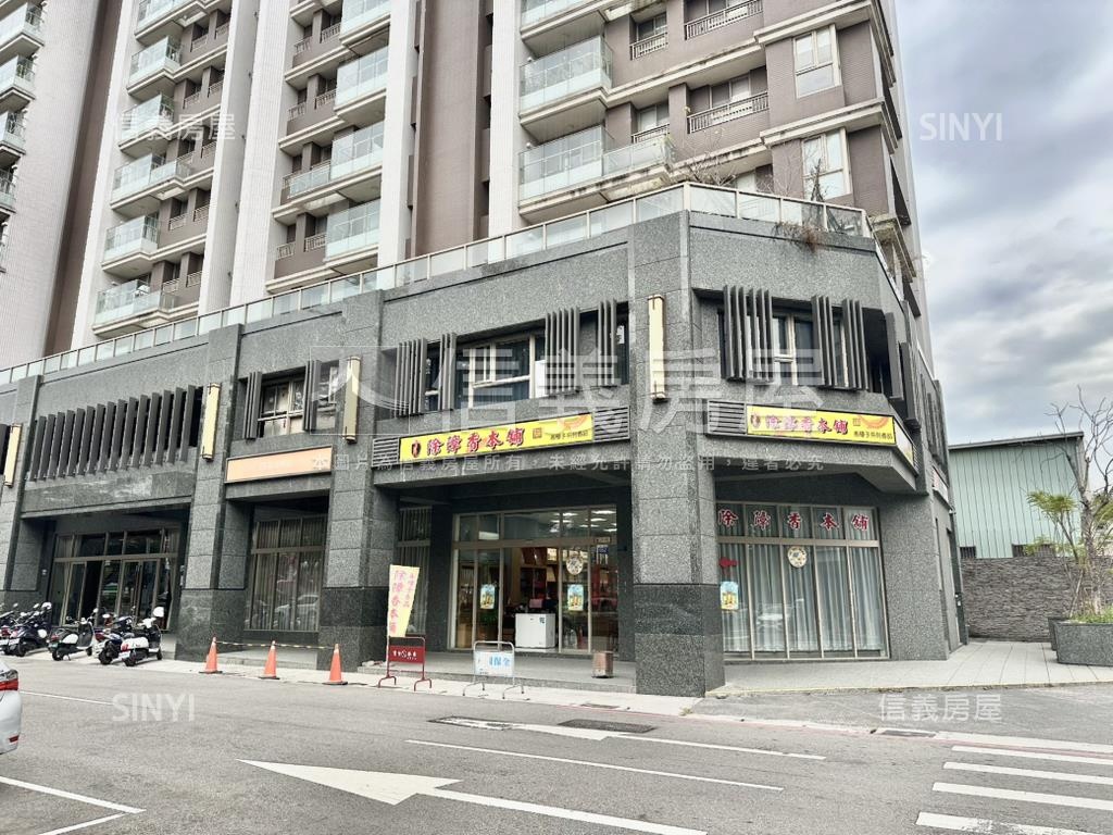 東區大面寬稀有順向角店房屋室內格局與周邊環境