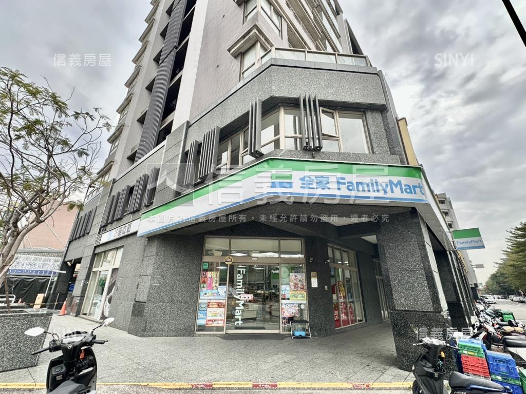 東區大面寬稀有順向角店房屋室內格局與周邊環境