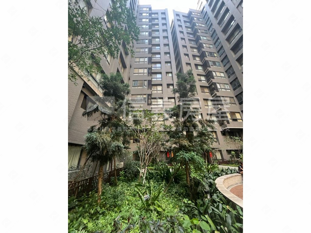 文心會館邊間兩房機上車位房屋室內格局與周邊環境