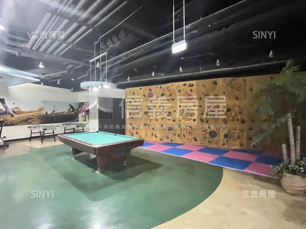 文心會館邊間兩房機上車位房屋室內格局與周邊環境