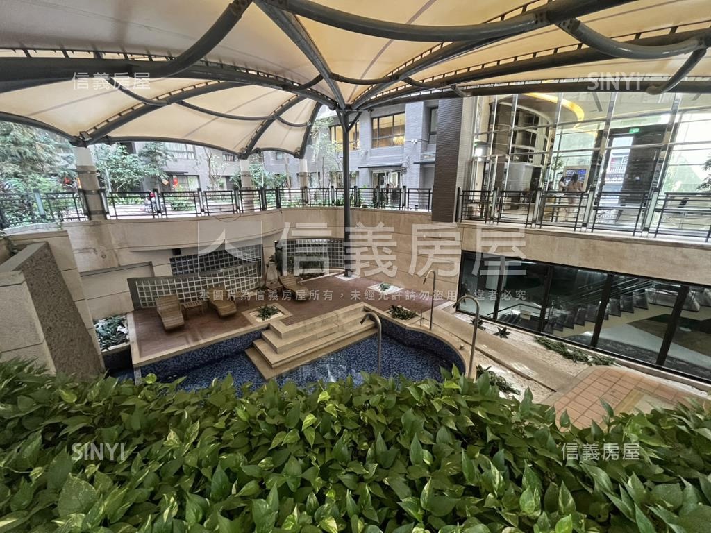 文心會館邊間兩房機上車位房屋室內格局與周邊環境