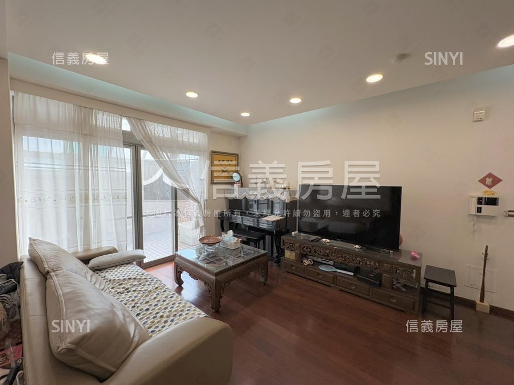 爵堡一樓稀有庭園房屋室內格局與周邊環境