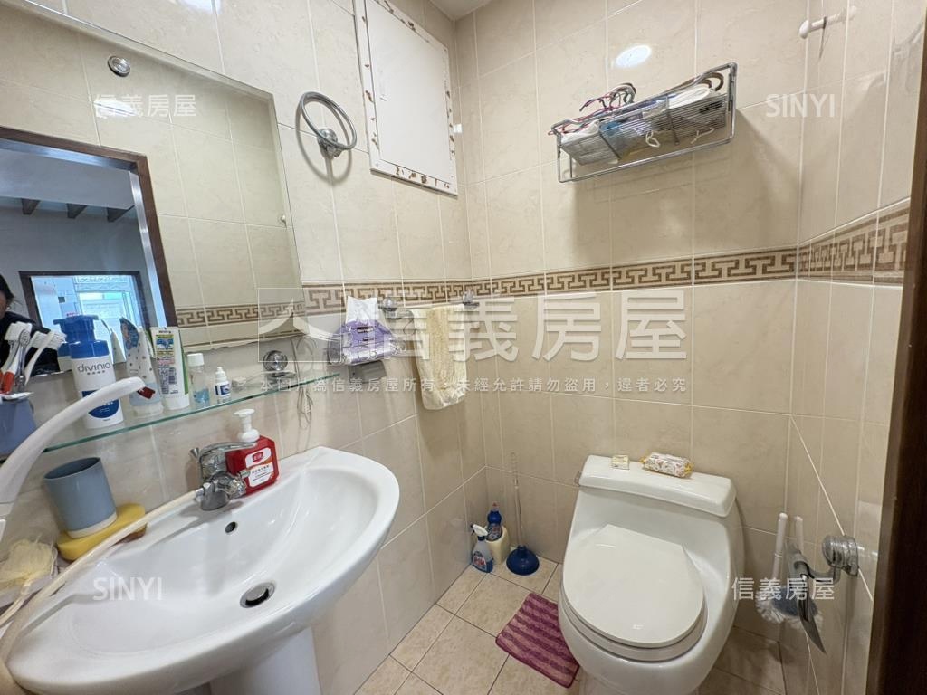 爵堡一樓稀有庭園房屋室內格局與周邊環境