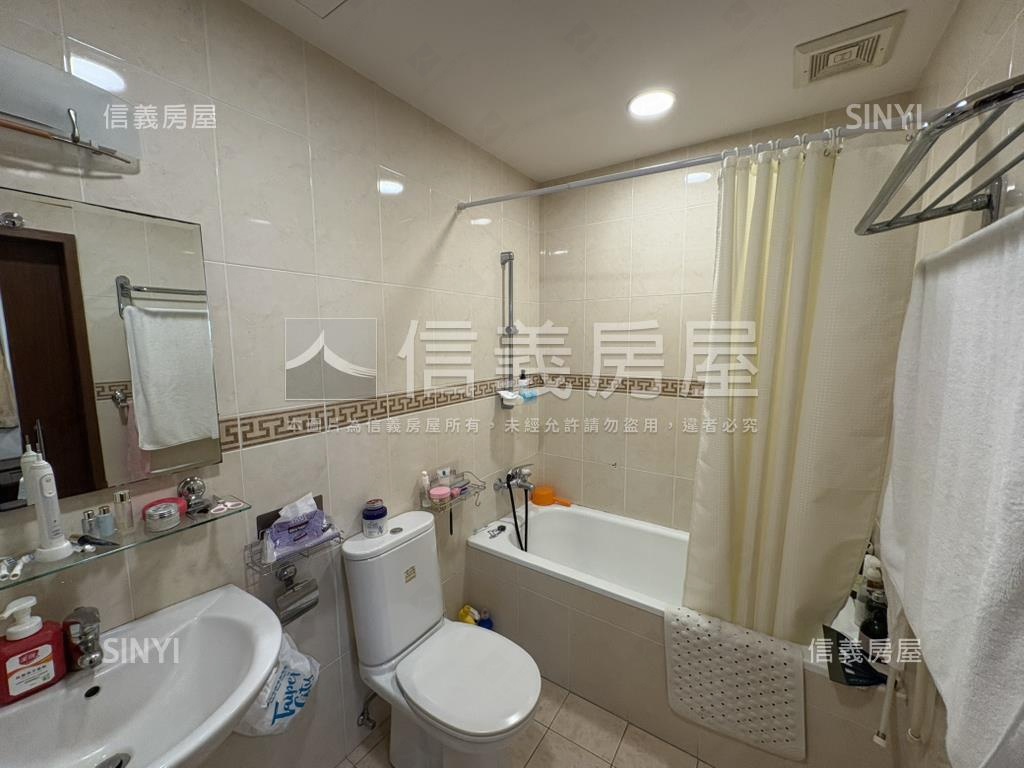 爵堡一樓稀有庭園房屋室內格局與周邊環境