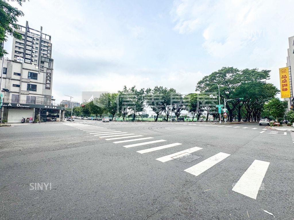 楠梓土庫精美兩房房屋室內格局與周邊環境