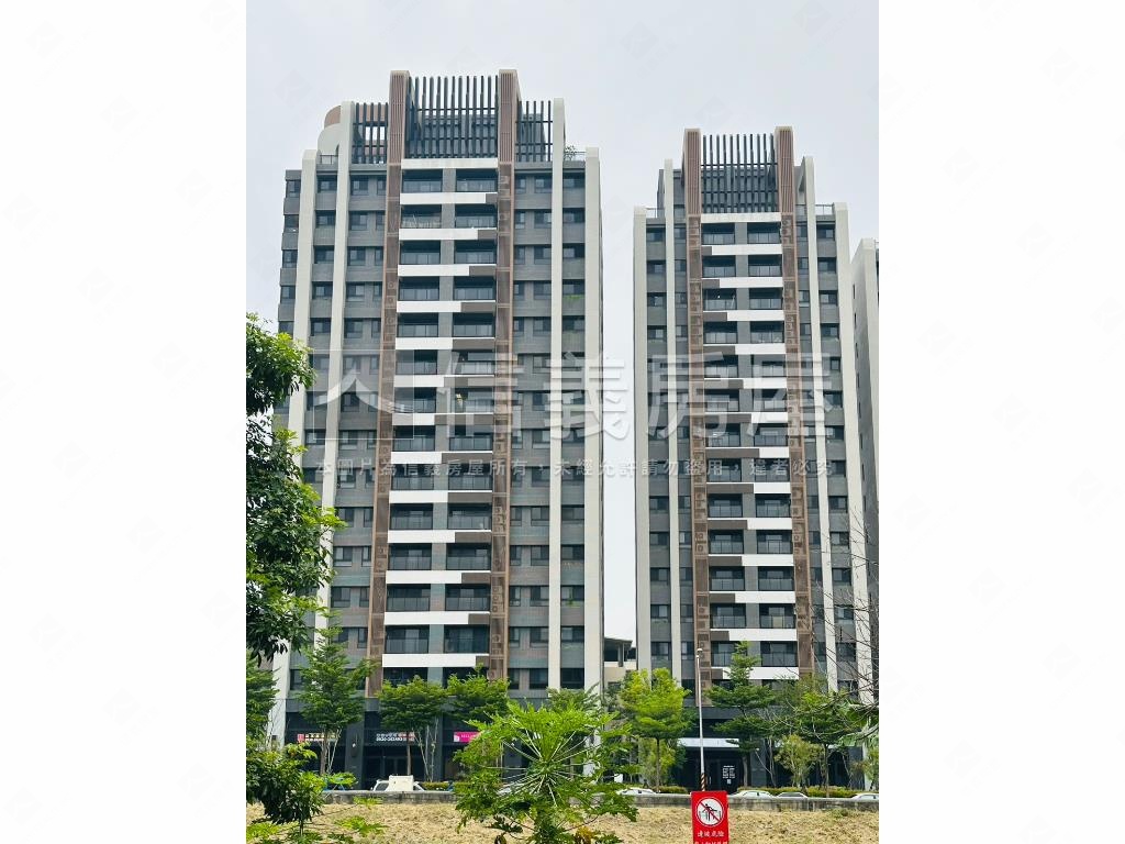 興大之櫻１０樓戶平面車位房屋室內格局與周邊環境