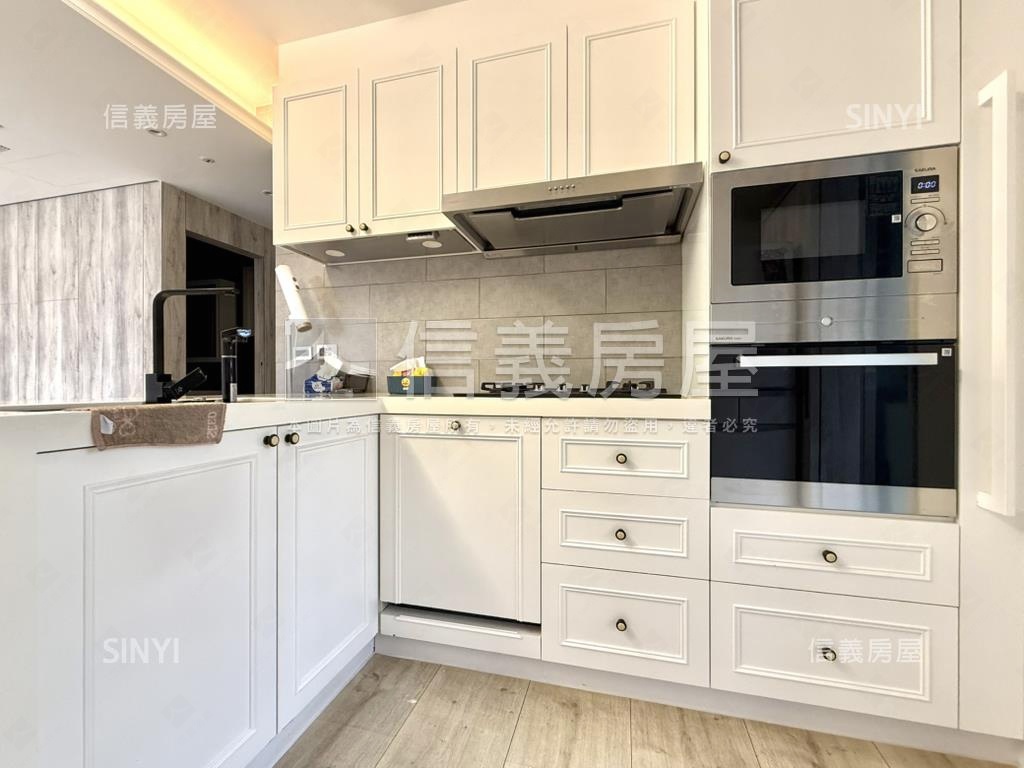 近捷運區公所精裝美美屋房屋室內格局與周邊環境