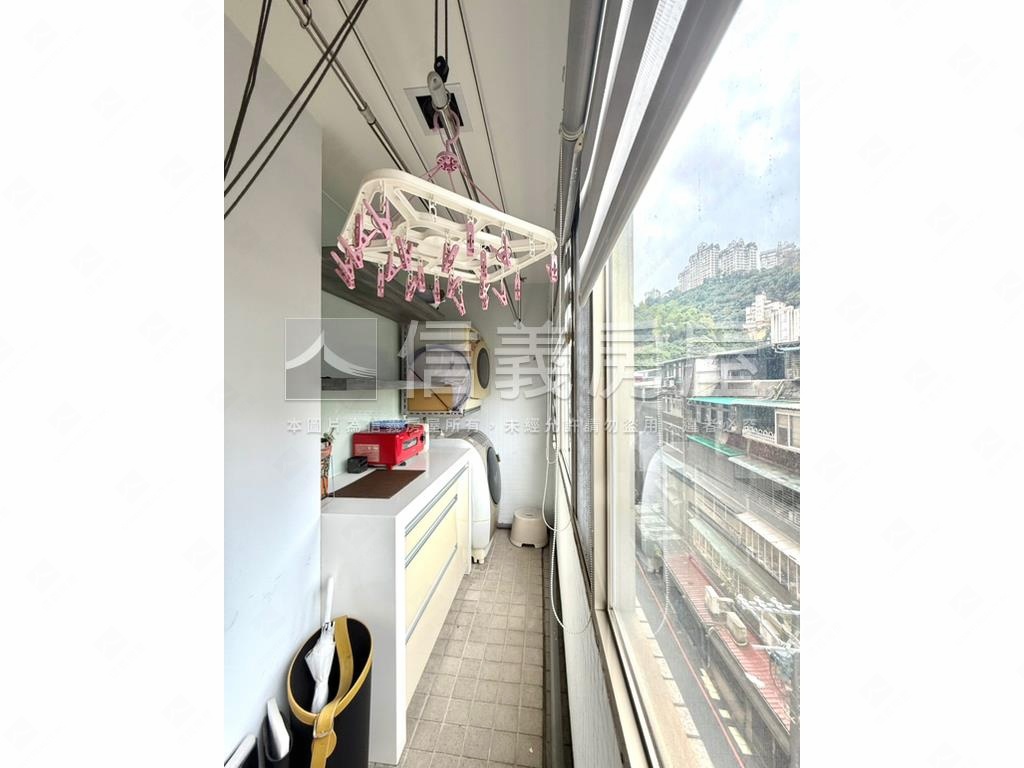 近捷運區公所精裝美美屋房屋室內格局與周邊環境