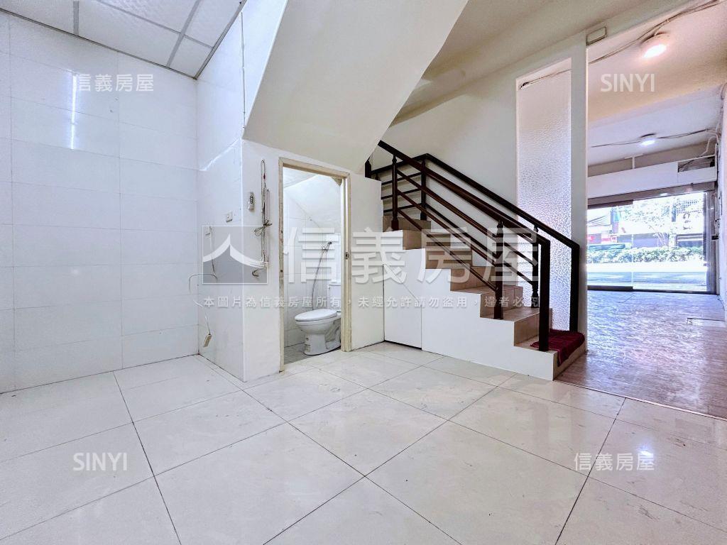 正北屯路鬧市金店面房屋室內格局與周邊環境