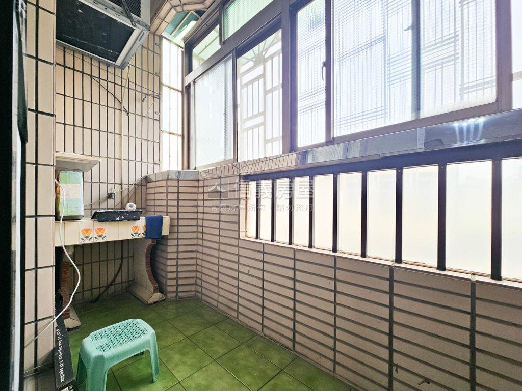 近信義國小３房美寓房屋室內格局與周邊環境