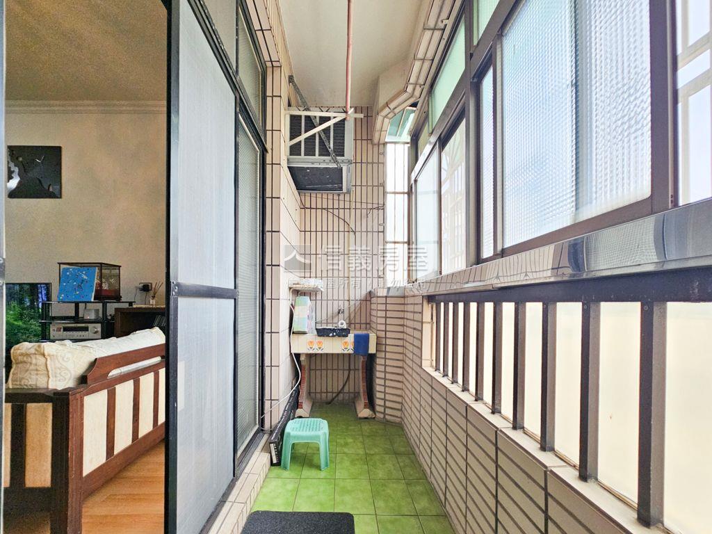 近信義國小３房美寓房屋室內格局與周邊環境