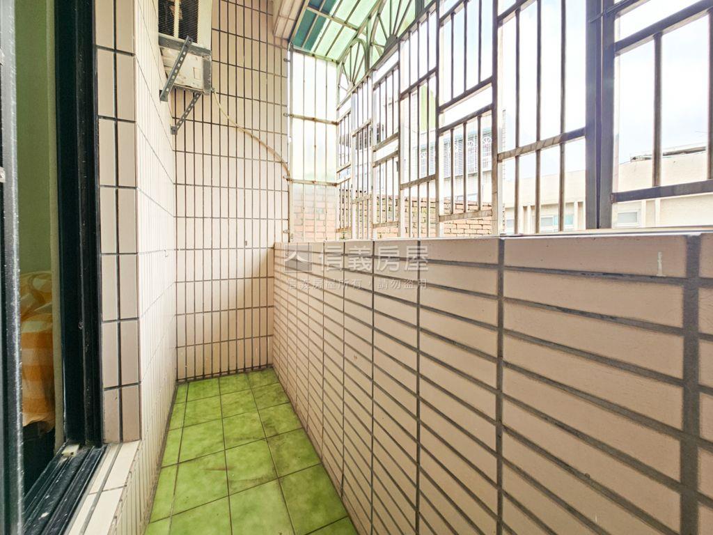 近信義國小３房美寓房屋室內格局與周邊環境