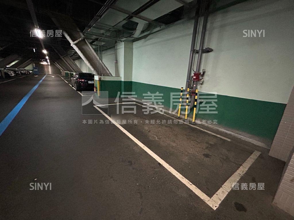 美河市河景美大戶房屋室內格局與周邊環境