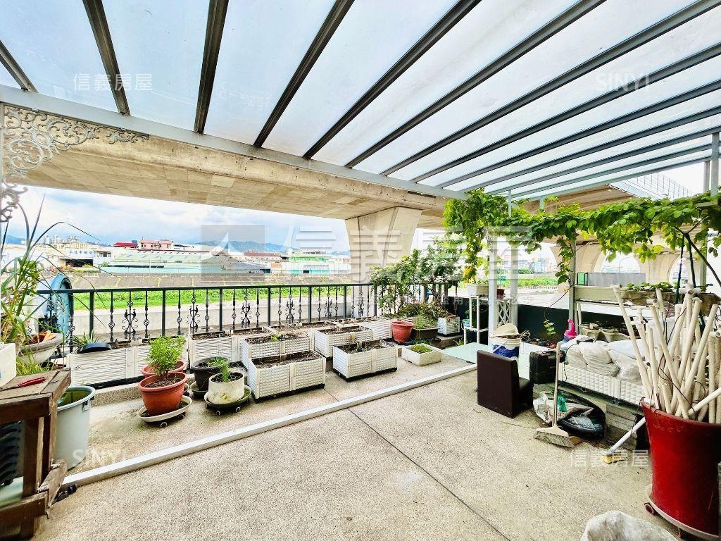 東區震後大面寬店墅房屋室內格局與周邊環境