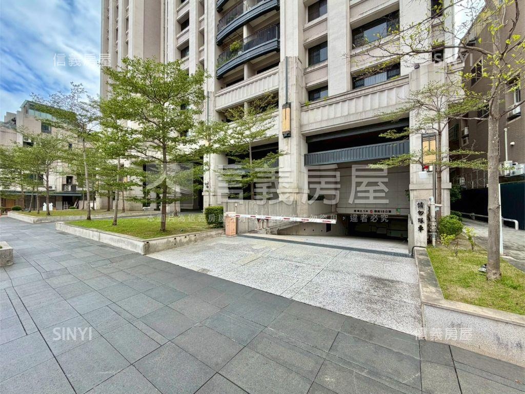 ★稀有知己三房雙坡平車位房屋室內格局與周邊環境