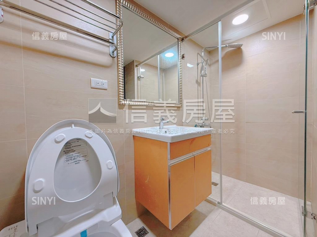 兩房平面車位新屋落成房屋室內格局與周邊環境