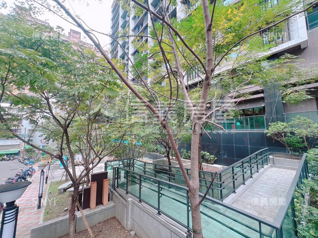 兩房平面車位新屋落成房屋室內格局與周邊環境