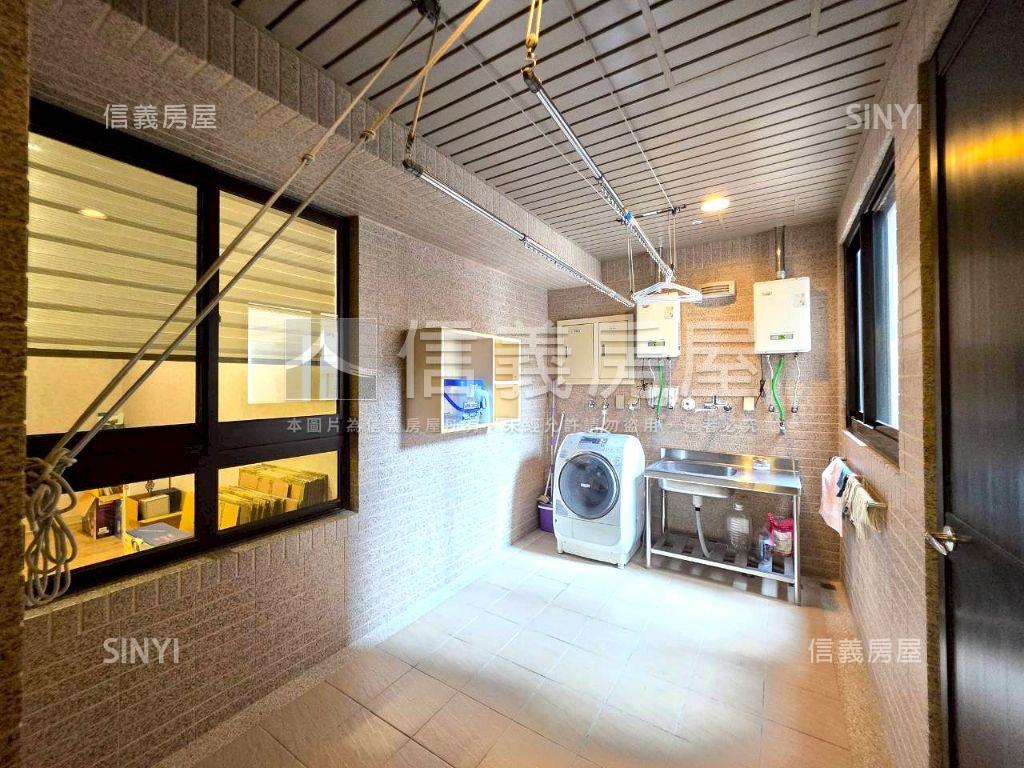 鄰歌劇院四房雙主臥裝潢戶房屋室內格局與周邊環境