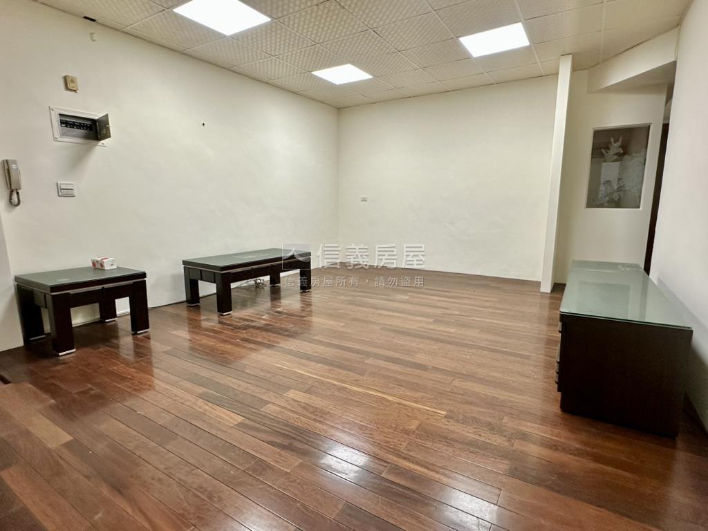 學成邊間方正美寓房屋室內格局與周邊環境