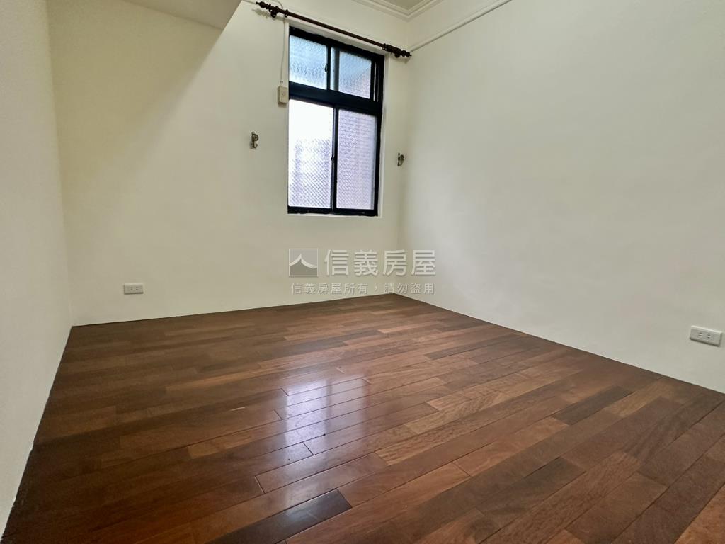 學成邊間方正美寓房屋室內格局與周邊環境