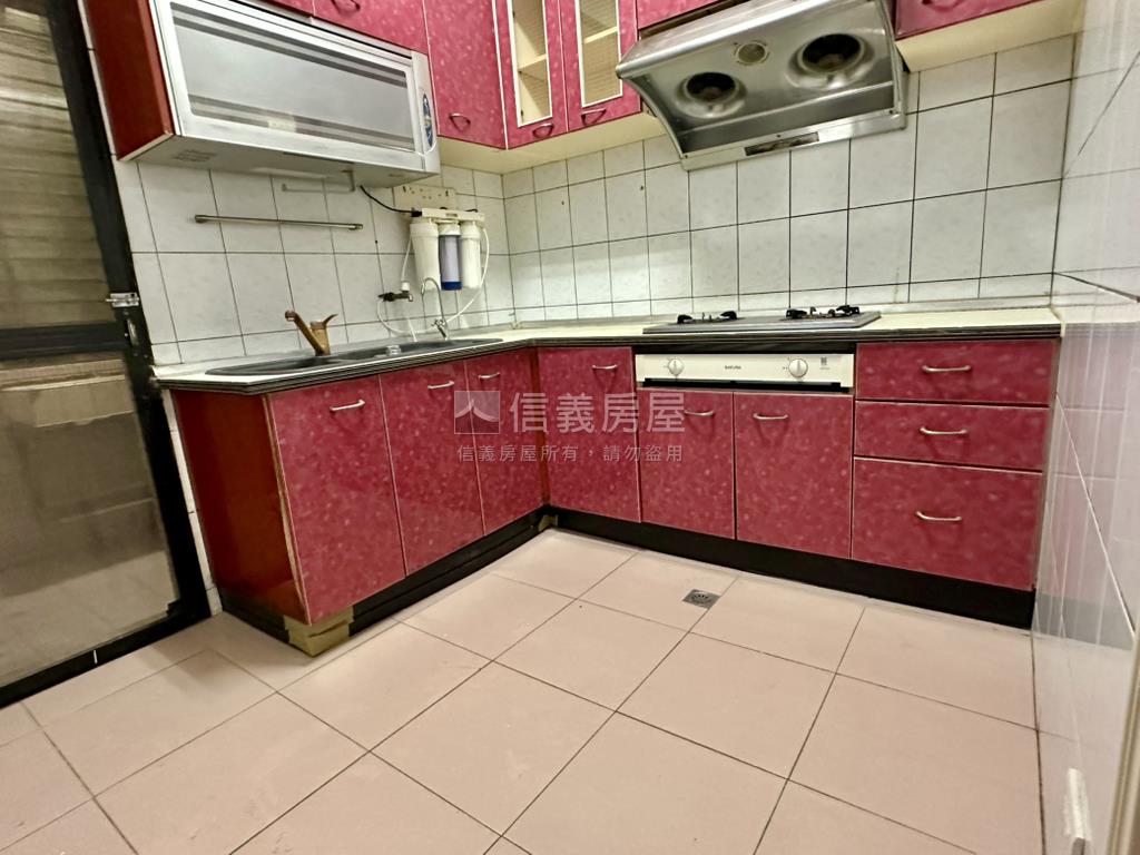 學成邊間方正美寓房屋室內格局與周邊環境