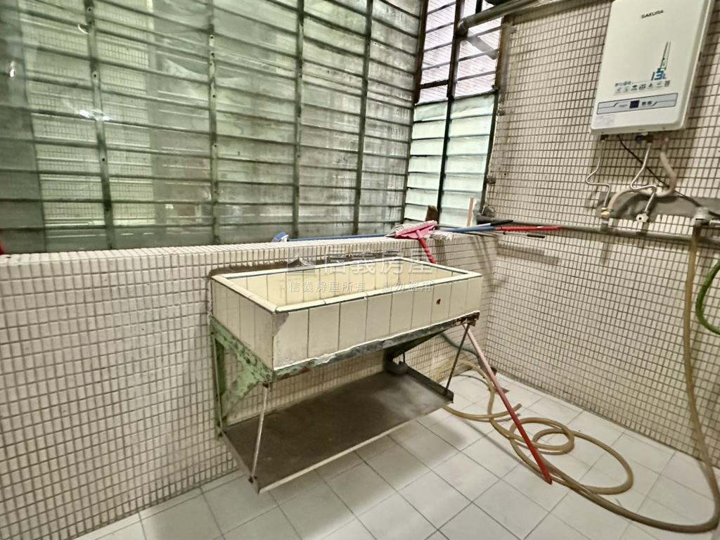 學成邊間方正美寓房屋室內格局與周邊環境