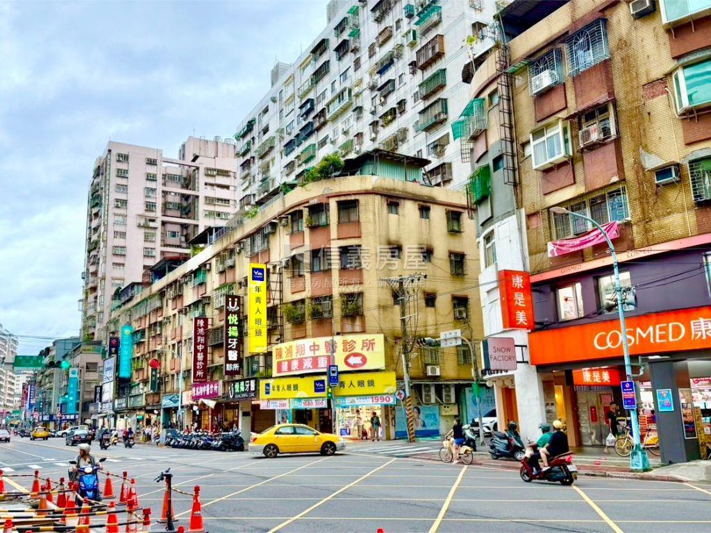 學成邊間方正美寓房屋室內格局與周邊環境