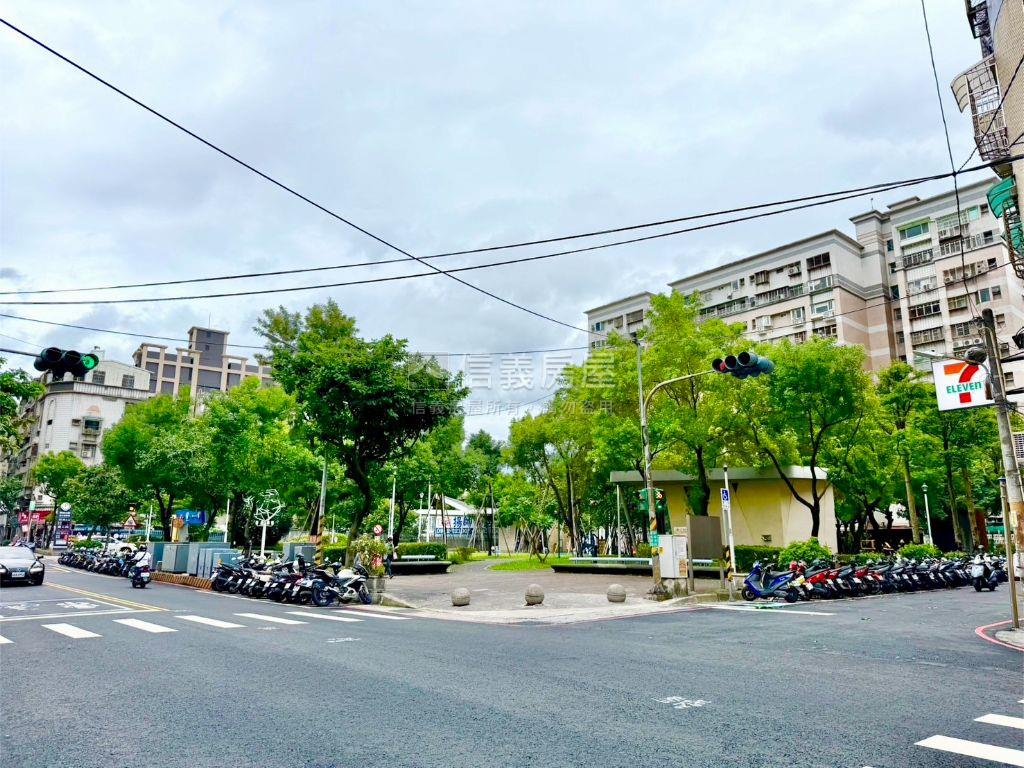 學成邊間方正美寓房屋室內格局與周邊環境