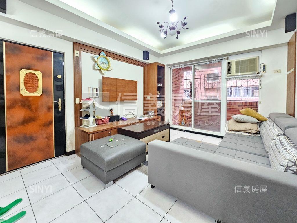 Ｅ級棒千萬內三房平面車位房屋室內格局與周邊環境