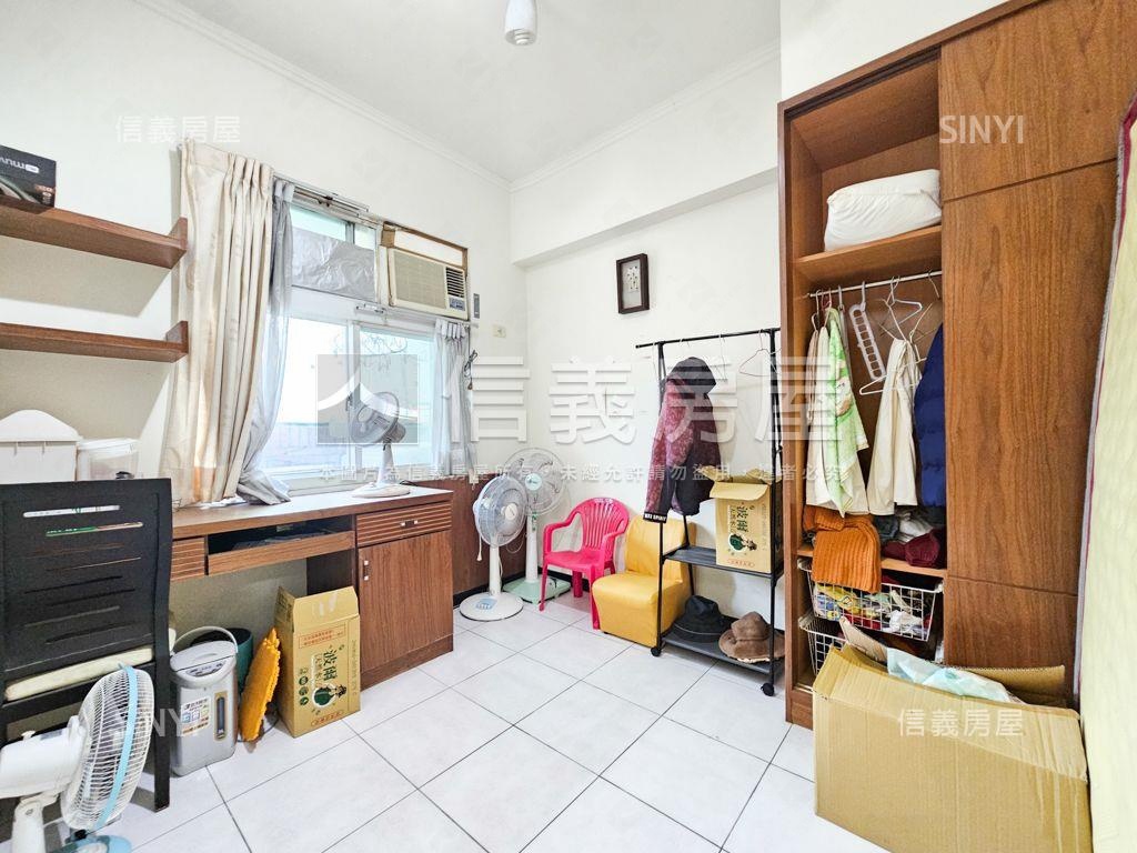 Ｅ級棒千萬內三房平面車位房屋室內格局與周邊環境