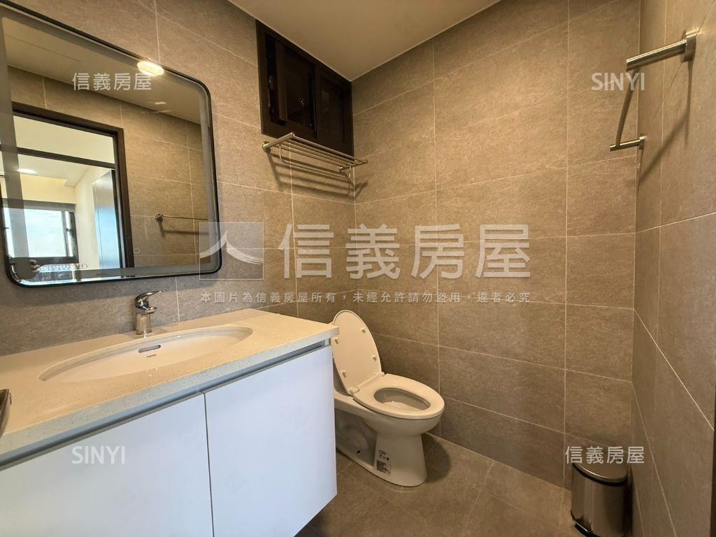 新東區稀有朝南三房平車房屋室內格局與周邊環境