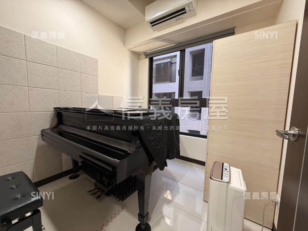 新東區稀有朝南三房平車房屋室內格局與周邊環境