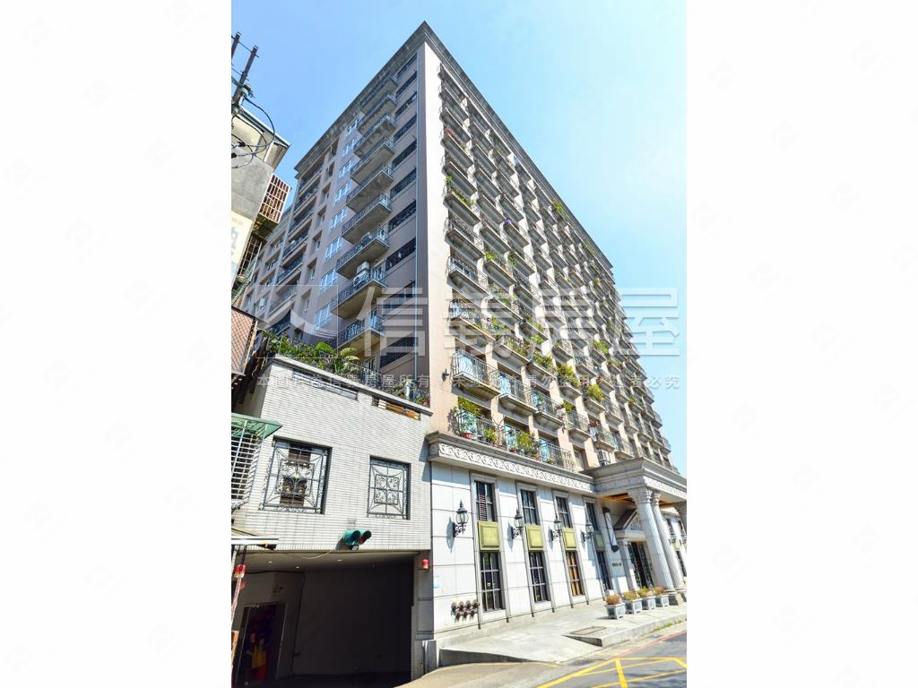 萬大線皇家˙挑高金店面房屋室內格局與周邊環境