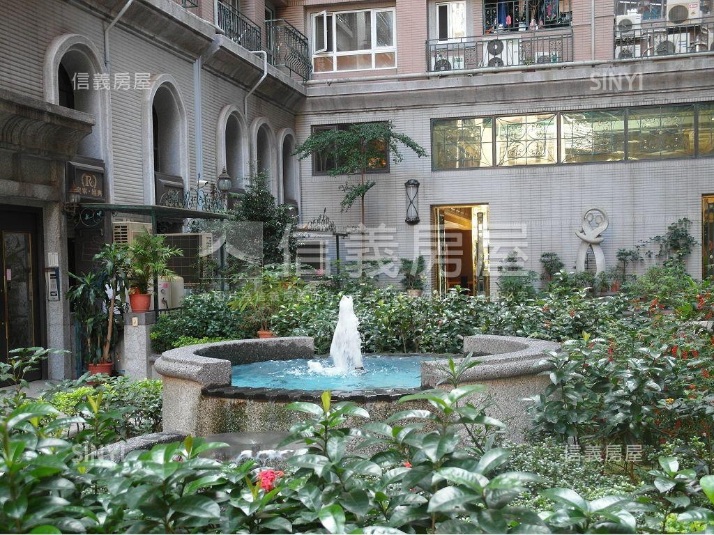 萬大線皇家˙挑高金店面房屋室內格局與周邊環境