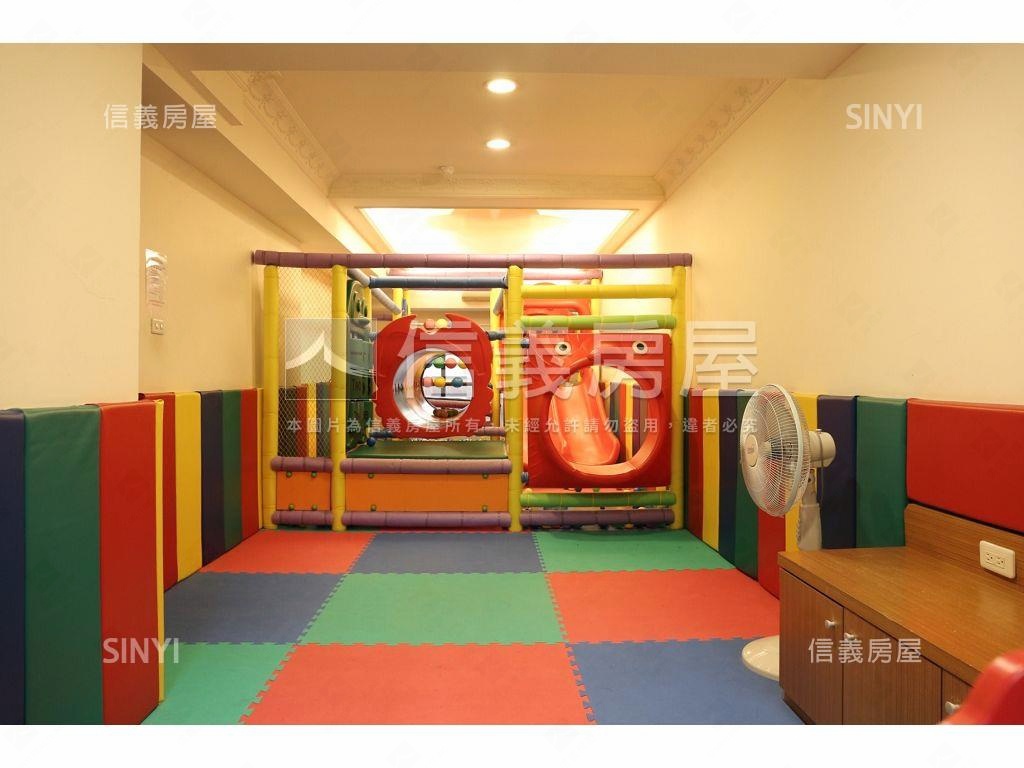 萬大線皇家˙挑高金店面房屋室內格局與周邊環境