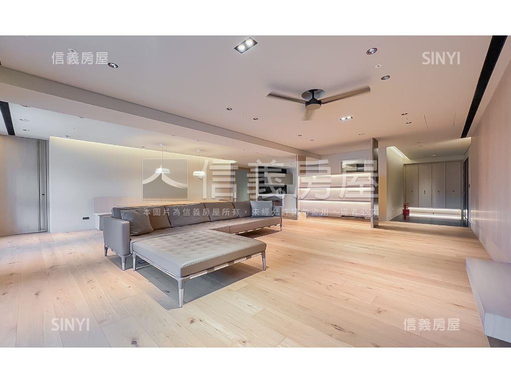 世界之匯１９Ａ三平面車位房屋室內格局與周邊環境