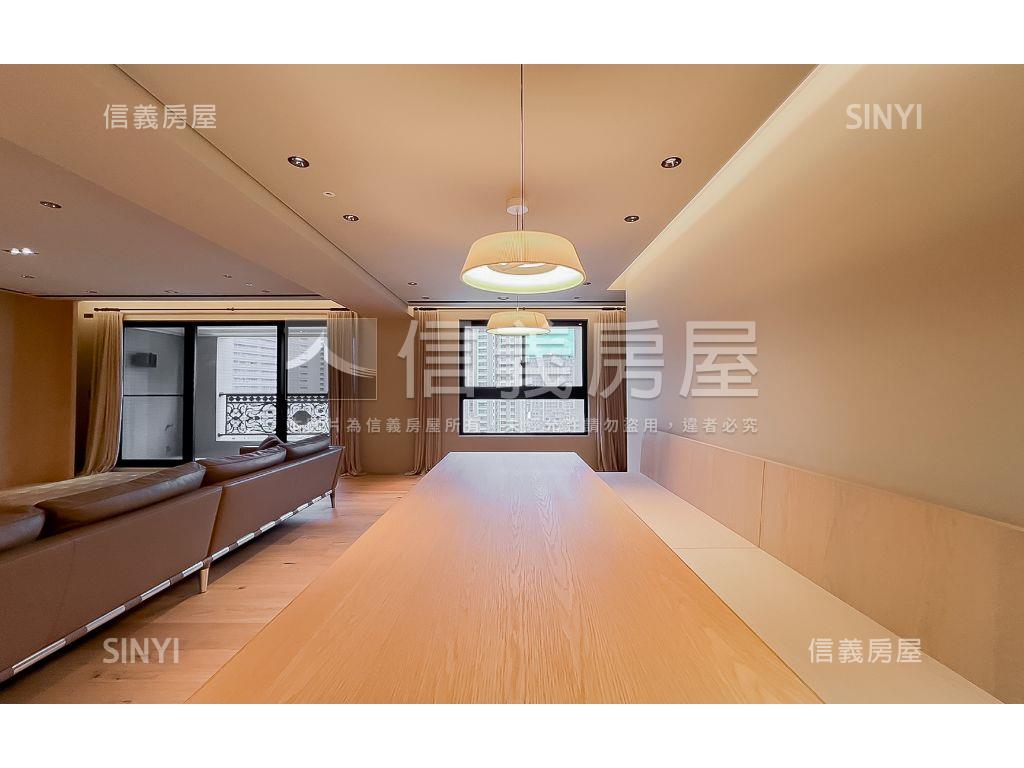 世界之匯１９Ａ三平面車位房屋室內格局與周邊環境