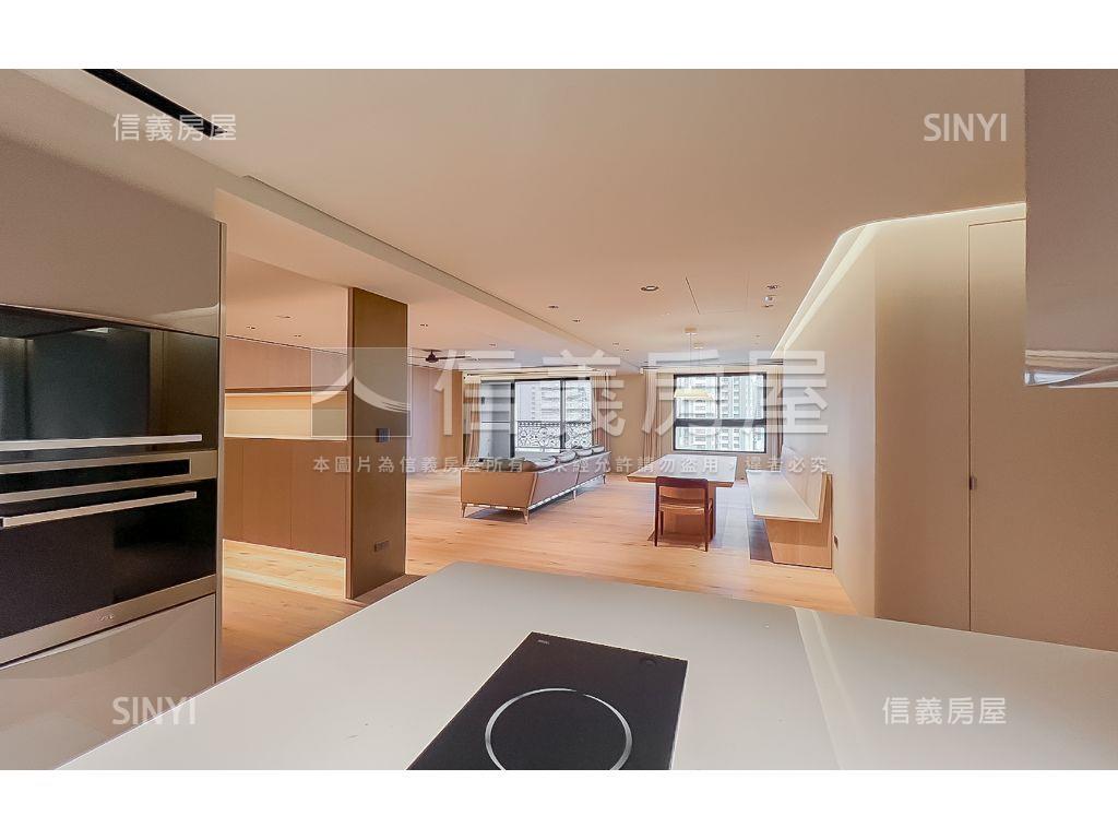 世界之匯１９Ａ三平面車位房屋室內格局與周邊環境