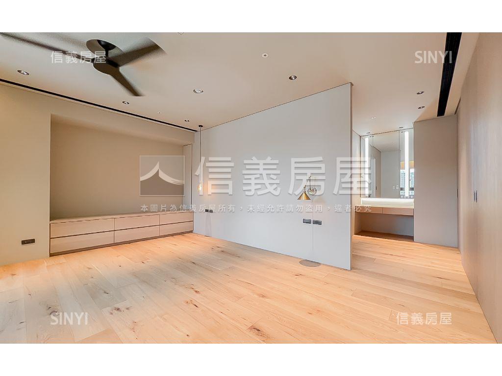 世界之匯１９Ａ三平面車位房屋室內格局與周邊環境