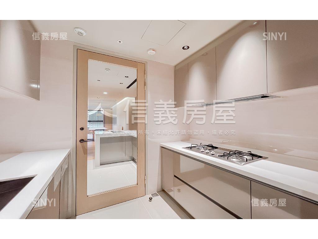 世界之匯１９Ａ三平面車位房屋室內格局與周邊環境