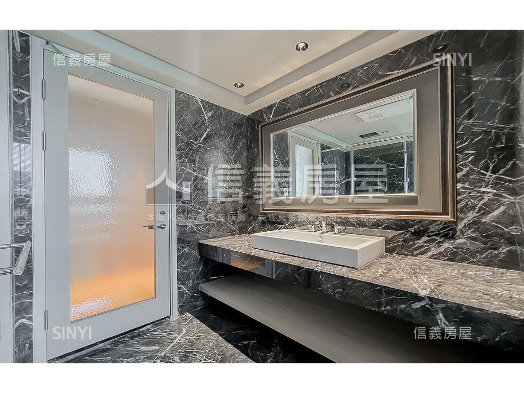 世界之匯１９Ａ三平面車位房屋室內格局與周邊環境