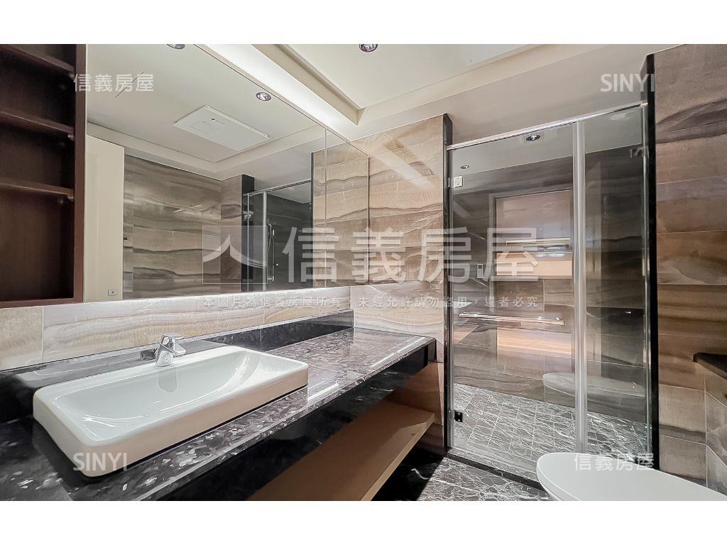 世界之匯１９Ａ三平面車位房屋室內格局與周邊環境