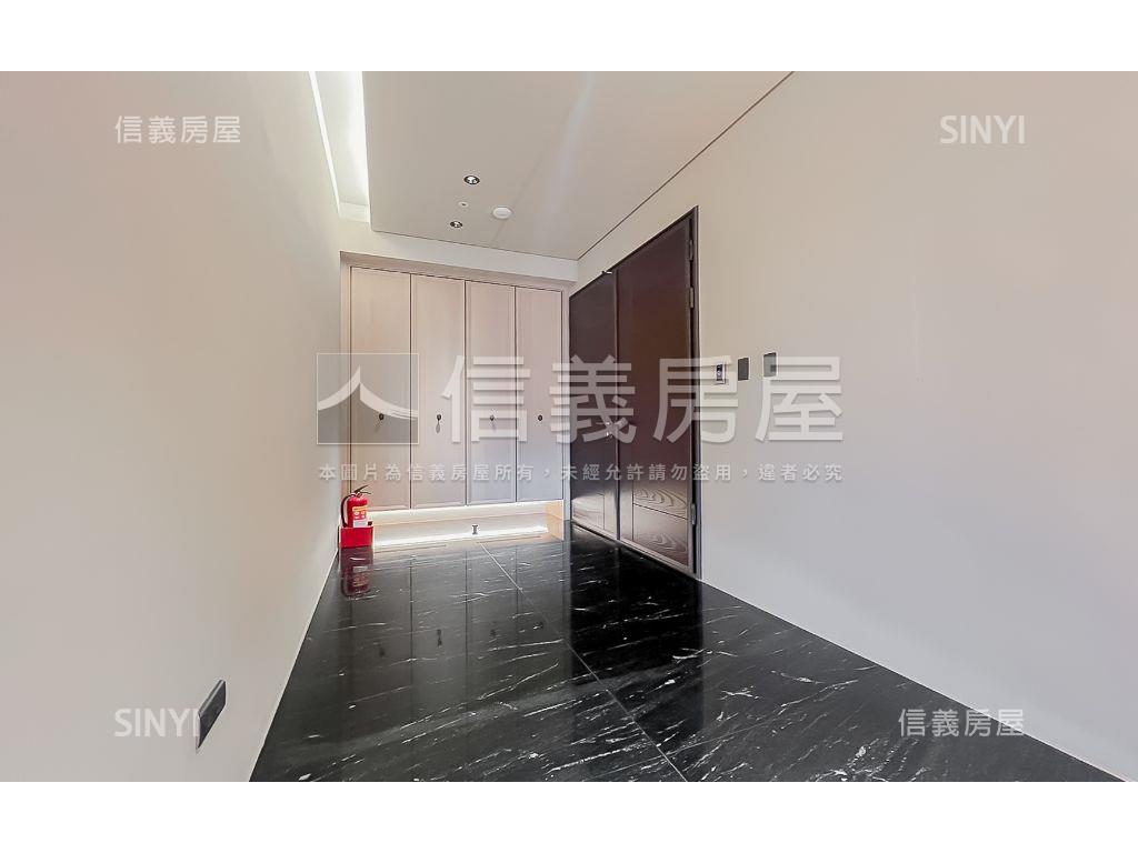 世界之匯１９Ａ三平面車位房屋室內格局與周邊環境