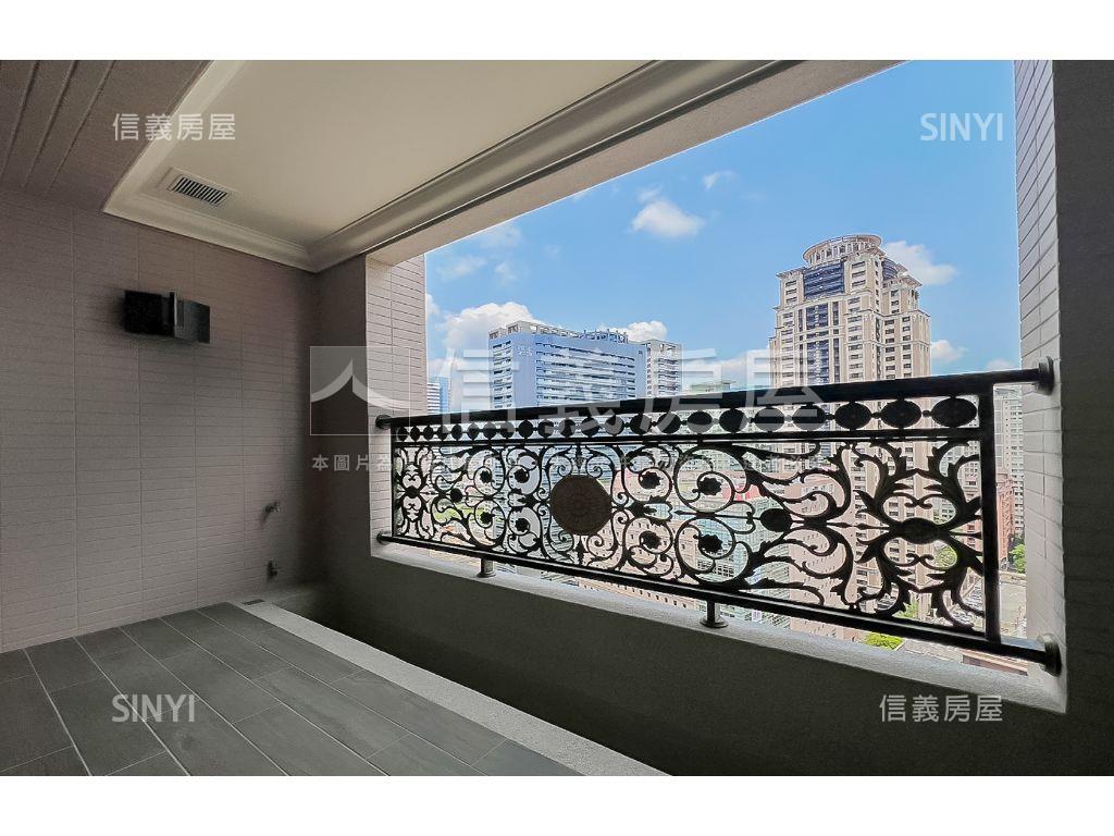 世界之匯１９Ａ三平面車位房屋室內格局與周邊環境