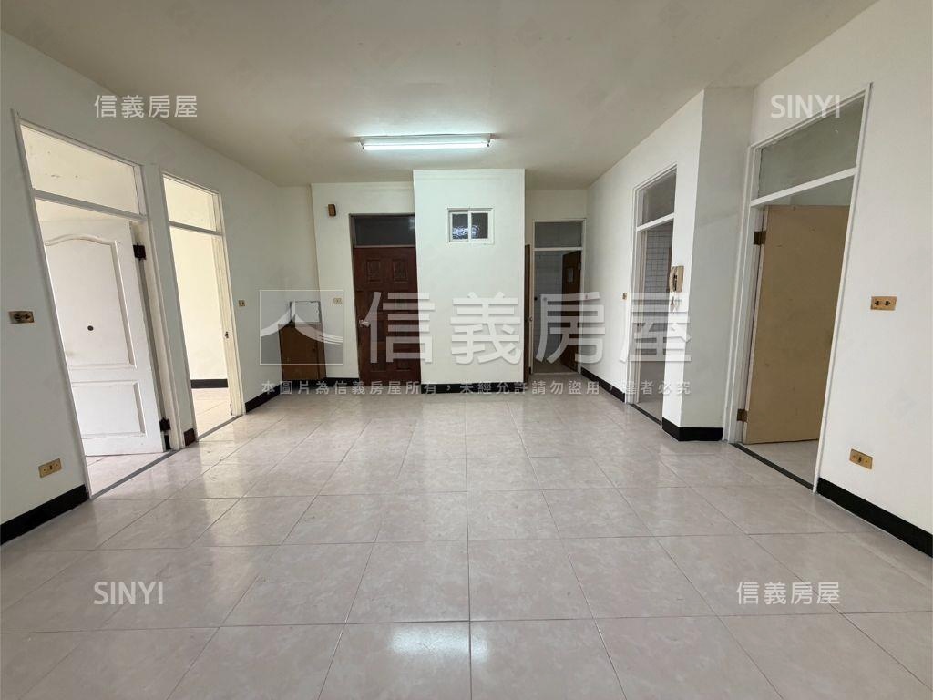 建國國小旁捷運三樓大公寓房屋室內格局與周邊環境