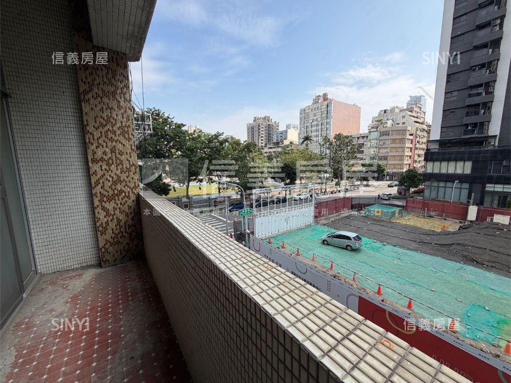 建國國小旁捷運三樓大公寓房屋室內格局與周邊環境