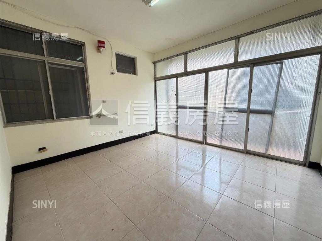 建國國小旁捷運三樓大公寓房屋室內格局與周邊環境