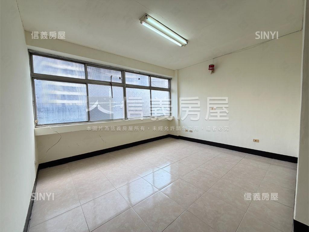 建國國小旁捷運三樓大公寓房屋室內格局與周邊環境