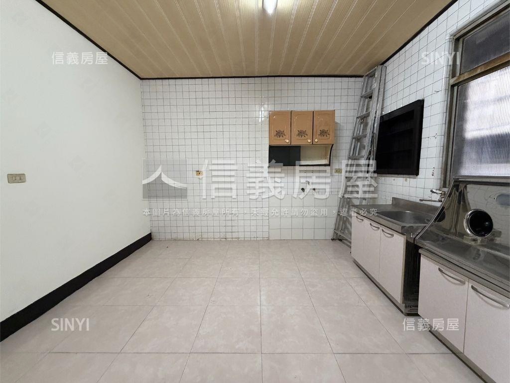 建國國小旁捷運三樓大公寓房屋室內格局與周邊環境