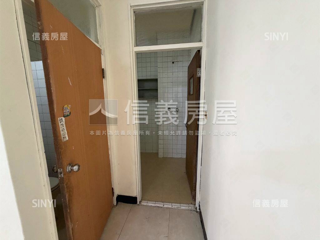 建國國小旁捷運三樓大公寓房屋室內格局與周邊環境